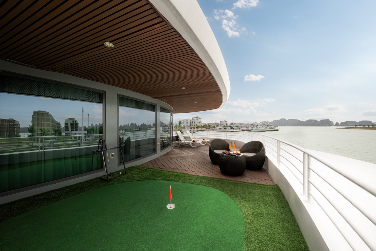 9. R4_00443 copy Large